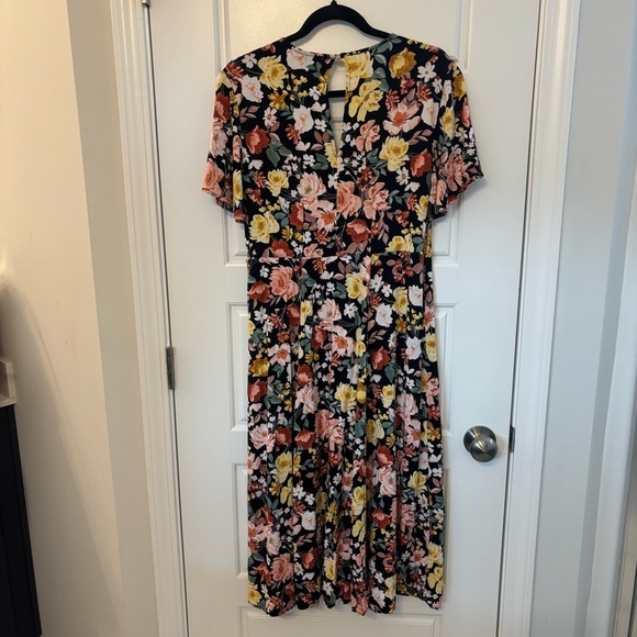 Torrid Black Floral Challis Button Front Midi Dress Size 10 Resortwear Vacation - Picture 9 of 13
